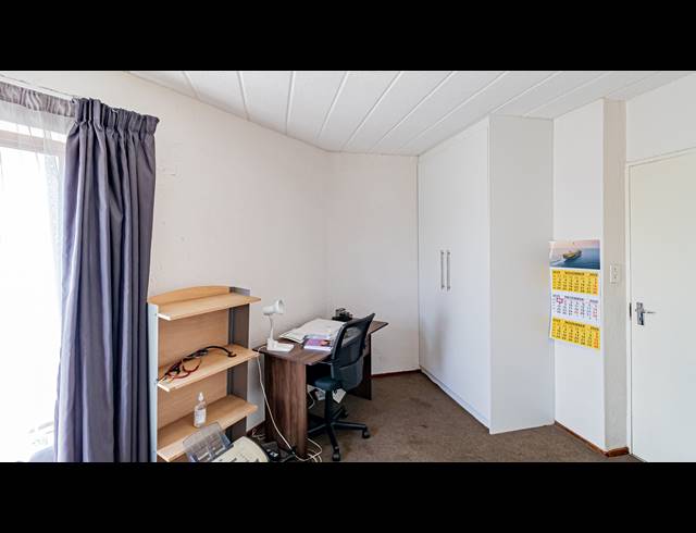 2 BEDROOM APARTMENT FOR SALE IN GLENVISTA